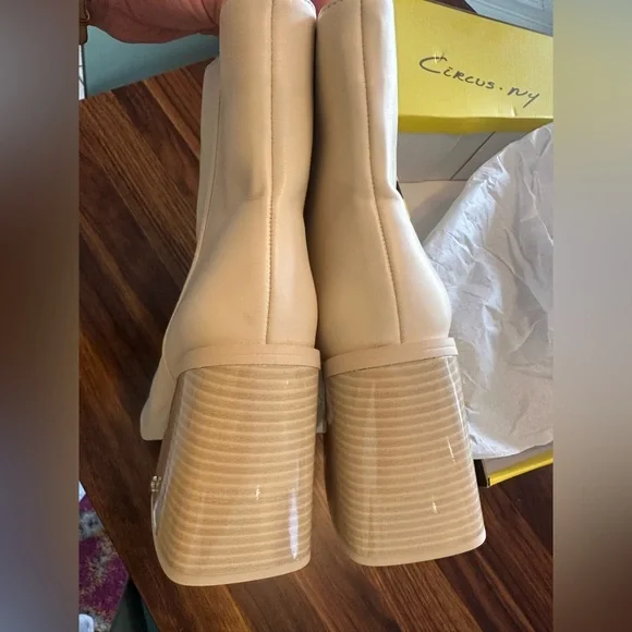 Circus By Sam Edelman Layla Modern Ivory Square Toe Stacked Heel Boots 9.5 - Picture 6 of 9